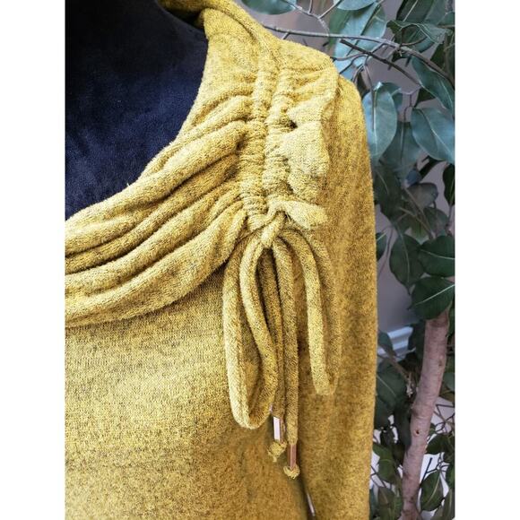 Coco Bianco Sweater Women's XL Yellow Knit Cowl Neck Asymmetrical Slit Hem - Picture 10 of 12